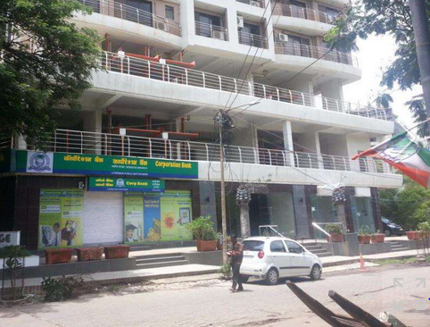 Commercial Shops for Rent in Shop for Rent in Veera Desai Road, Near Andheri sports complex,, Andheri-West, Mumbai